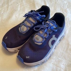 Women’s On Cloud Cloudmonster Size 7 shoes